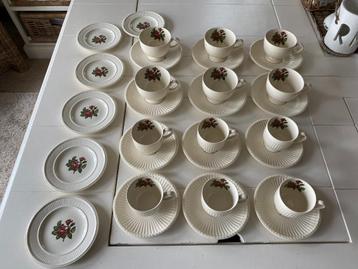 Wedgwood Moss Rose 12x kop & schotel + 6x gebaksbordjes beschikbaar voor biedingen