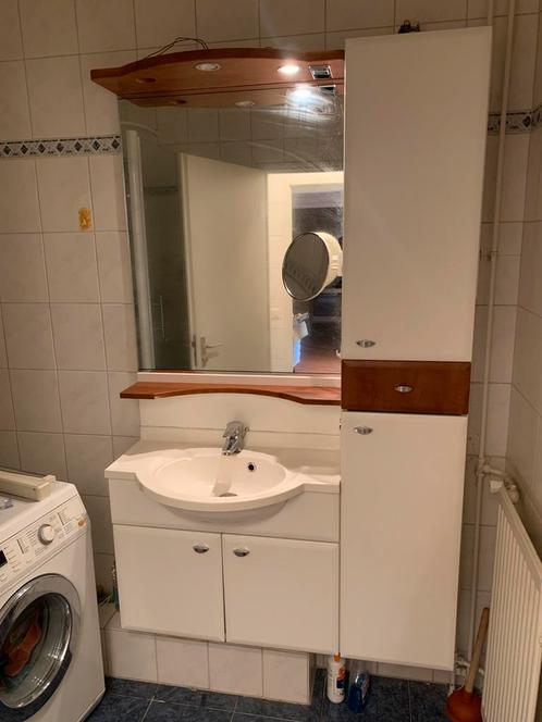 Gratis ophalen- zwevend badkamermeubel/wastafel, Huis en Inrichting, Badkamer | Badkamermeubels, Gebruikt, Wastafelkast, 150 tot 200 cm