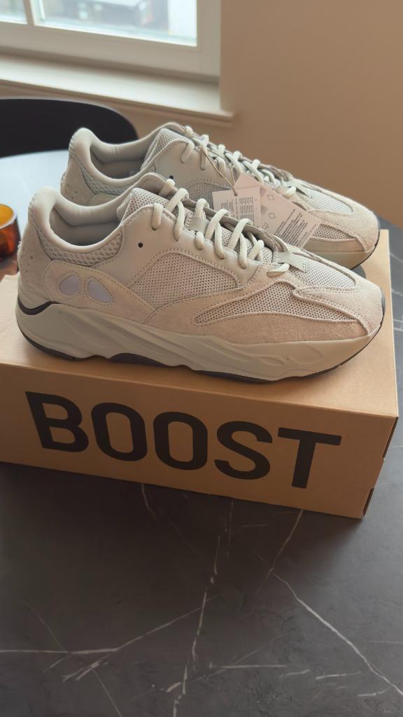 Adidas Yeezy Boost 700 | Maat 44 2/3 | Deadstock | EG7487, Kleding | Heren, Schoenen, Nieuw, Sneakers of Gympen, Wit, Ophalen of Verzenden
