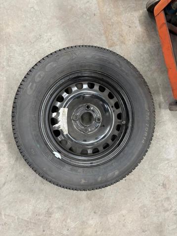 Reservewiel met Goodyear band 185/70R14 beschikbaar voor biedingen