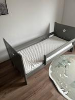 Peuterbed Petit Amélie incl. matras & lade (160x80) ✅, Ophalen, 70 tot 85 cm, 140 tot 160 cm, Zo goed als nieuw