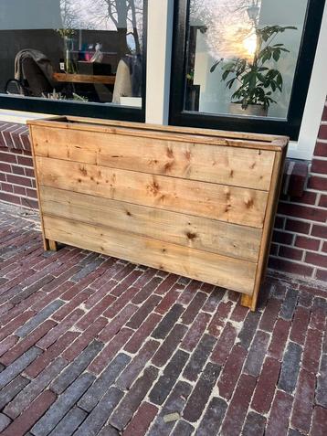 Plantenbak 100x60x22 voor een prachtige tuin beschikbaar voor biedingen