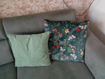 2 Nieuwe Groene Kussens ** Mimosa ** beschikbaar voor biedingen