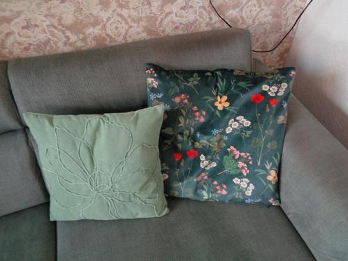 2 Nieuwe Groene Kussens ** Mimosa **, Huis en Inrichting, Woonaccessoires | Kussens, Nieuw, Groen, Vierkant, Ophalen of Verzenden
