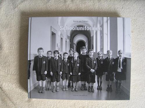 Schooluniformen, Boeken, Geschiedenis | Vaderland, Nieuw, 20e eeuw of later, Ophalen of Verzenden