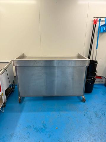 RVS tafel/ buffet met wielen beschikbaar voor biedingen