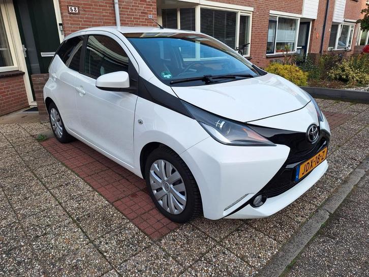 Toyota Aygo 1.0 12V Vvt-i 5drs 2014 Wit Scherm APK 09/2026, Auto's, Toyota, Particulier, Aygo, ABS, Achteruitrijcamera, Airbags