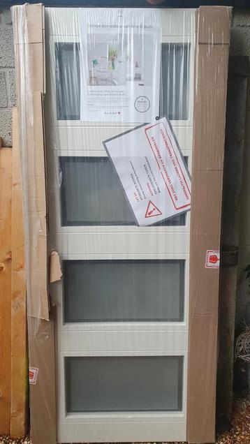 Nieuwe binnendeur hout wit beschikbaar voor biedingen