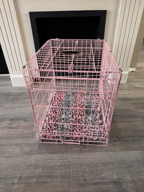 Roze bench, Dieren en Toebehoren, Hondenhokken, Zo goed als nieuw, Minder dan 65 cm, Minder dan 75 cm, Ophalen of Verzenden