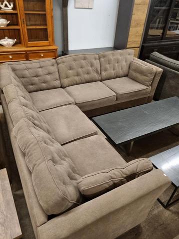 Hoekbank zithoogte 45cm beschikbaar voor biedingen