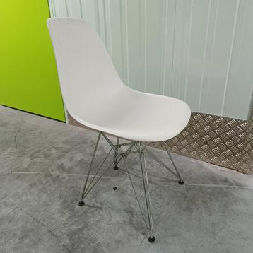4x originele Vitra Eames DSR kuipstoel wit eiffel frame  beschikbaar voor biedingen