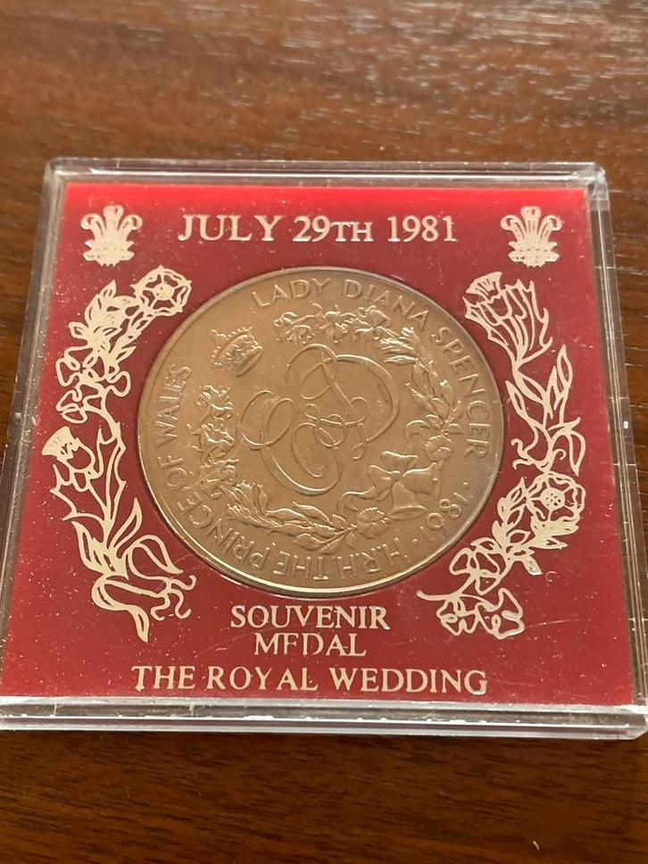 Souvenir penning, royal wedding, Charles and Diana, Verzamelen, Koninklijk Huis en Royalty, Zo goed als nieuw, Postzegel(s) of Munt(en)