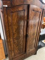 Biedermeijer kuifkast, Ophalen