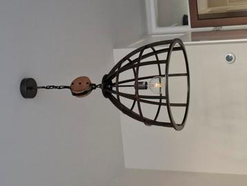Industriële hanglamp  beschikbaar voor biedingen