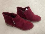 Rood fluweelachtige schoenen kleine maat 39, Lage of Enkellaarzen, Ophalen of Verzenden, Zo goed als nieuw, Rood