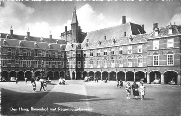 (381-104-031) Den Haag Binnenhof met Regeringsgebouwen beschikbaar voor biedingen