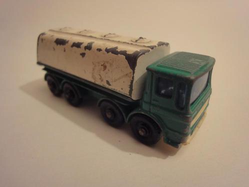 # groen/witte Leyland Petrol Tanker Matchbox #32 Lesney, Hobby en Vrije tijd, Modelauto's | Overige schalen, Gebruikt, Bus of Vrachtwagen