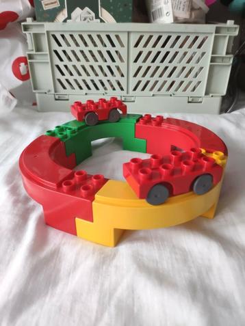 Lego duplo autobaan monorail met twee auto's rood geel en gr beschikbaar voor biedingen