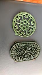 2 gietijzer vintage antieke onderzetters, Ophalen of Verzenden