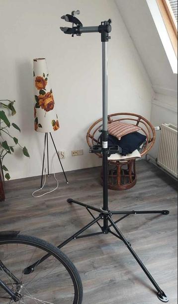 Folding Bike Repair Stand – Nearly New, Single Use beschikbaar voor biedingen