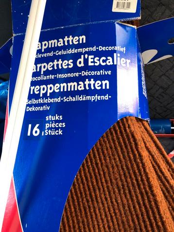 16 Bruine Zelfklevende Traptreden - 60cm Breed beschikbaar voor biedingen