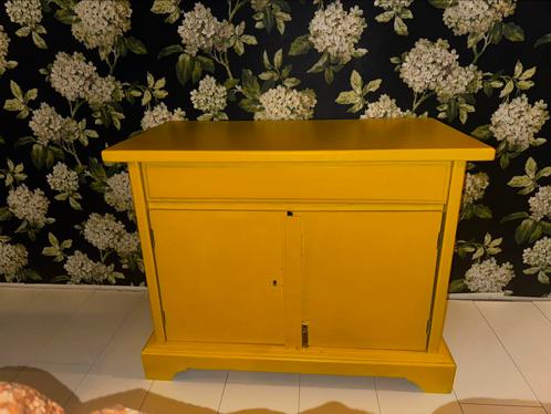 Geel (hout) kastje met deurtjes en lade, Huis en Inrichting, Kasten | Dressoirs, Gebruikt, 50 tot 100 cm, 25 tot 50 cm, Ophalen