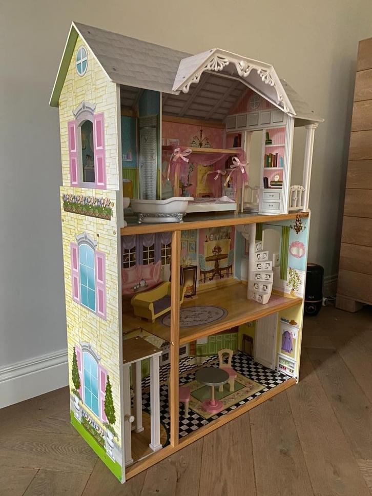 Barbiehuis Kidkraft groot poppenhuis barbie incl accessoires, Kinderen en Baby's, Speelgoed | Poppenhuizen, Zo goed als nieuw