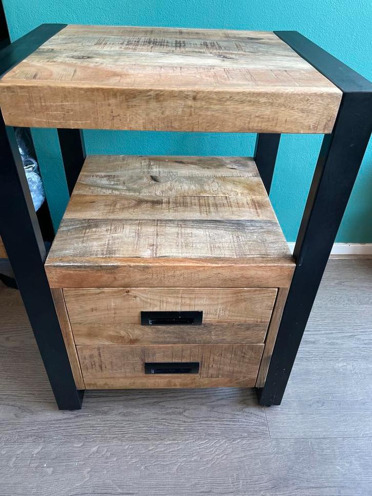 Houten massief mangohout kastje met lades, Huis en Inrichting, Kasten | Ladekasten, Zo goed als nieuw, Minder dan 100 cm, 50 tot 100 cm