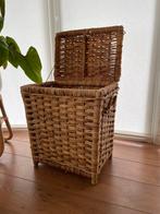 Prachtige vintage rotan / rietenmand, Huis en Inrichting, Woonaccessoires | Schalen en Manden, Ophalen of Verzenden