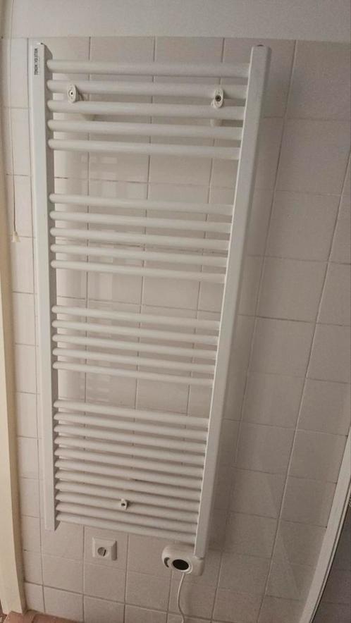 Elektrische badkamer radiator 750W, Doe-het-zelf en Verbouw, Verwarming en Radiatoren, Gebruikt, Radiator, 500 tot 800 watt, 80 cm of meer