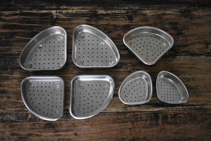 Emaille Gero Zilmeta Sola gootsteen bakjes schepjes graten, Antiek en Kunst, Antiek | Keukenbenodigdheden, Ophalen of Verzenden