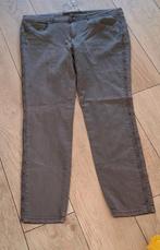 NIEUWE JESSICA DAMES MERK JEANS
MAAT 46
KLEUR GROEN

NOOIT G, Nieuw, Ophalen of Verzenden, Broek of Spijkerbroek, Groen