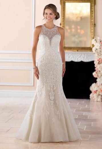 Prachtige nieuwe ivoorkleurige Stella York bruidsjurk beschikbaar voor biedingen