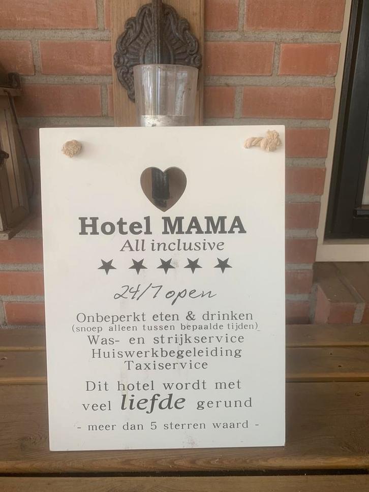 Bordje Hotel Mama - All Inclusive, Huis en Inrichting, Woonaccessoires | Tekstborden en Spreuken, Nieuw, Ophalen