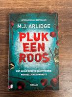 M.J Arlidge - Pluk een roos, Boeken, Thrillers, Ophalen of Verzenden, Zo goed als nieuw