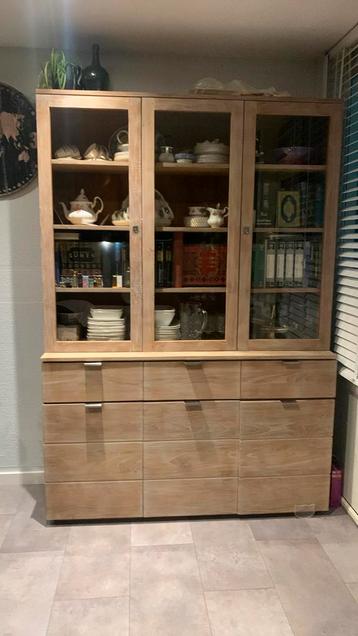 Teakhouten Buffetkast met Glas beschikbaar voor biedingen