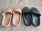 2 x bad slippers zwart en zand kleur, Ophalen of Verzenden, Zo goed als nieuw, Slippers