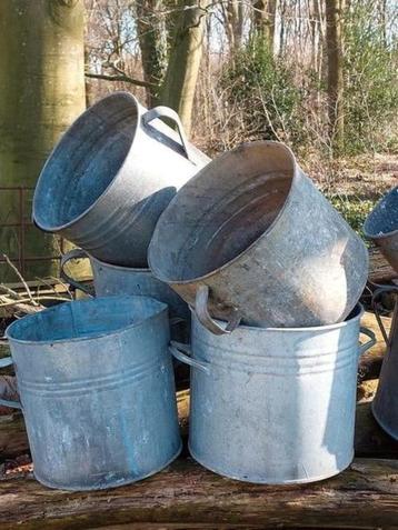 Oude brocante zinken emmers emmer olijf kuipplant beschikbaar voor biedingen
