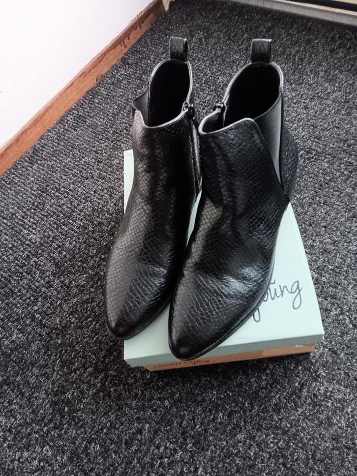 Nieuwe Dames Korte Laarsjes mt 41, Kleding | Dames, Schoenen, Nieuw, Zwart, Ophalen of Verzenden
