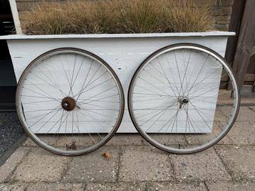 Wielset Araya 7000 Japan 28 inch aluminium beschikbaar voor biedingen