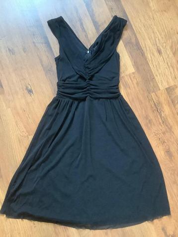 Zwarte jurk  beschikbaar voor biedingen