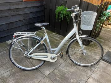 Damesfiets beschikbaar voor biedingen