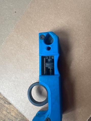 Smart-Strip Data Cable Stripper va 12€ beschikbaar voor biedingen
