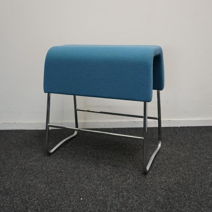 Materia Plint Design Kruk | Blauw | Zithoogte 63 cm | Kruk, Huis en Inrichting, Krukjes, Gebruikt, Overige materialen, Ophalen of Verzenden