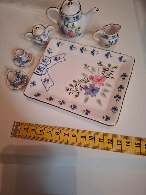 Miniatuur Theeservies met Bloemenmotief, Antiek en Kunst, Antiek | Porselein, Ophalen
