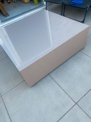 Salon tafel hooglans beige  beschikbaar voor biedingen
