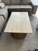 Travertin salontafel met houten poten, Huis en Inrichting, Tafels | Salontafels, 100 tot 150 cm, Nieuw, Minder dan 50 cm, Rechthoekig