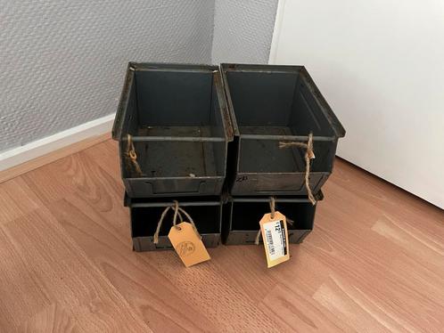 Metalen magazijnbakjes voor het opbergen van schroeven e.d., Doe-het-zelf en Verbouw, Gereedschapskisten, Ophalen