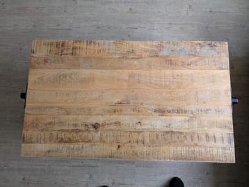 Mangohouten salontafel beschikbaar voor biedingen