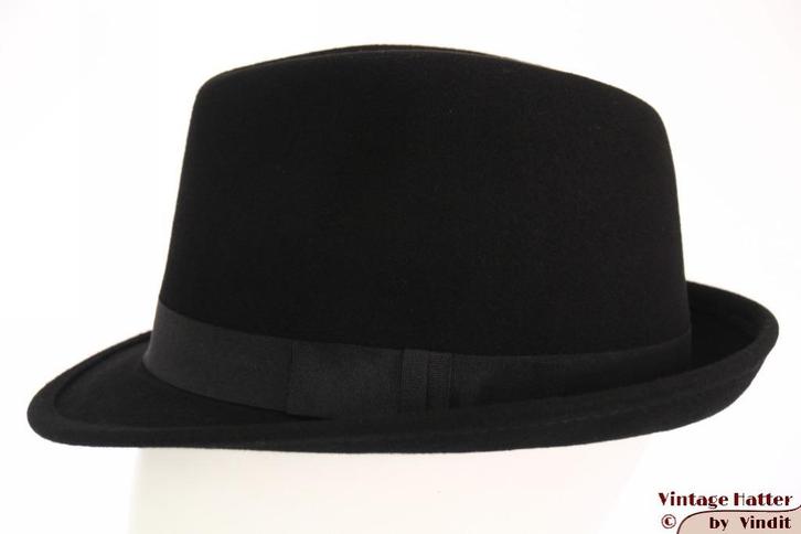 Gleufhoed zwart vilt maat 56, 57 en 58 Nieuw unisex, Kleding | Dames, Hoeden en Petten, Nieuw, Hoed, 56 of 57 cm (M, 7 of 7⅛ inch)